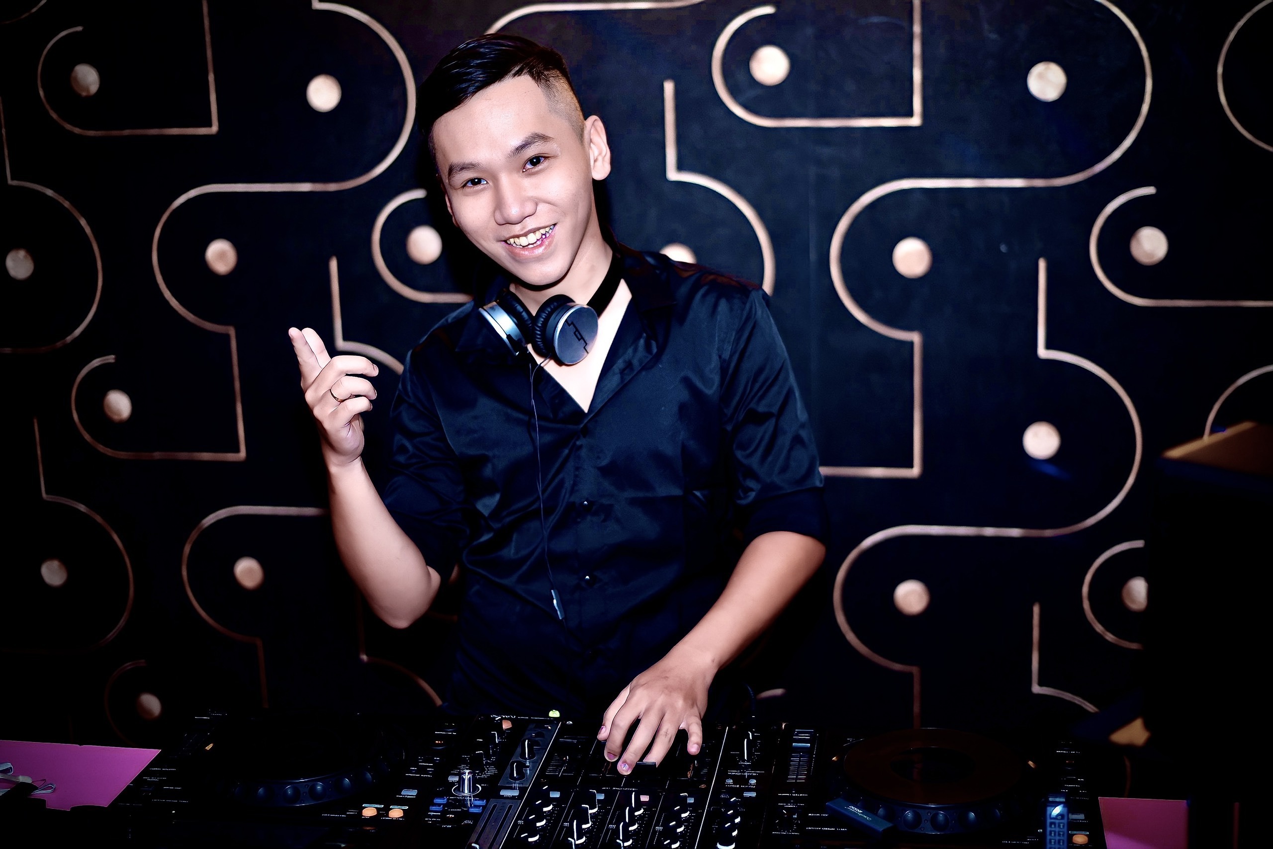 DJ Chuyên nghiệp